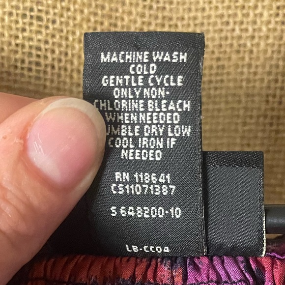 Flower button down blouse - Picture 2 of 3